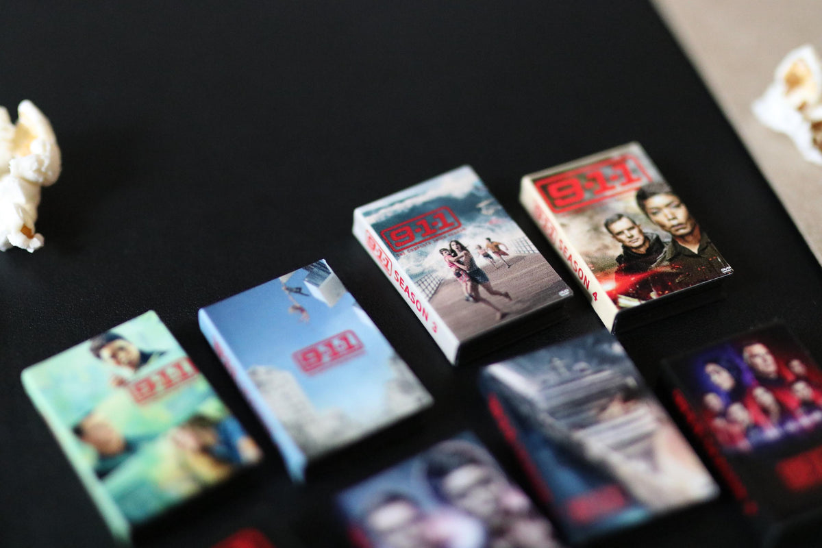 Mini Magnet 9-1-1 DVDs