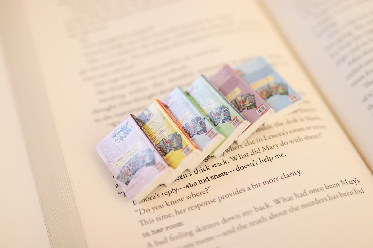 Mini Magnet Captain Underpants Books