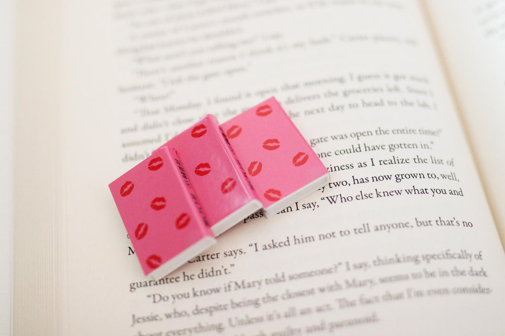 Mini Magnet Burn Books