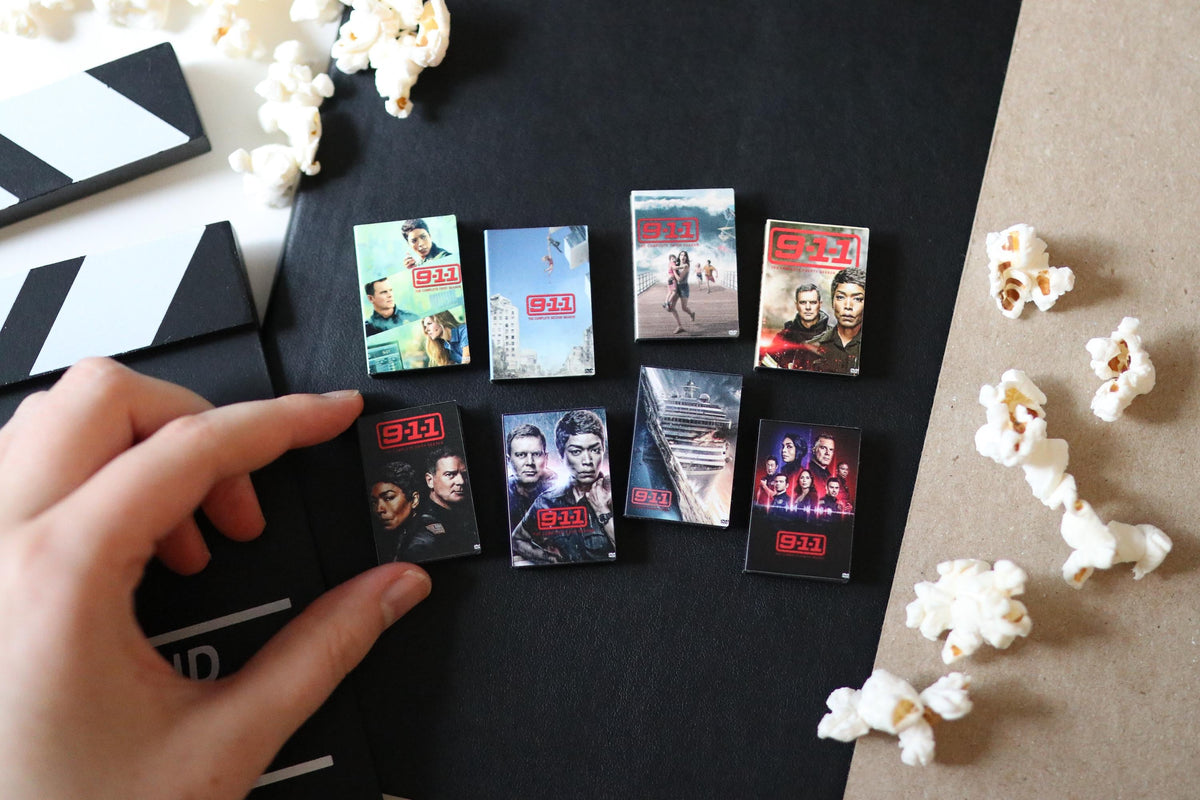 Mini Magnet 9-1-1 DVDs