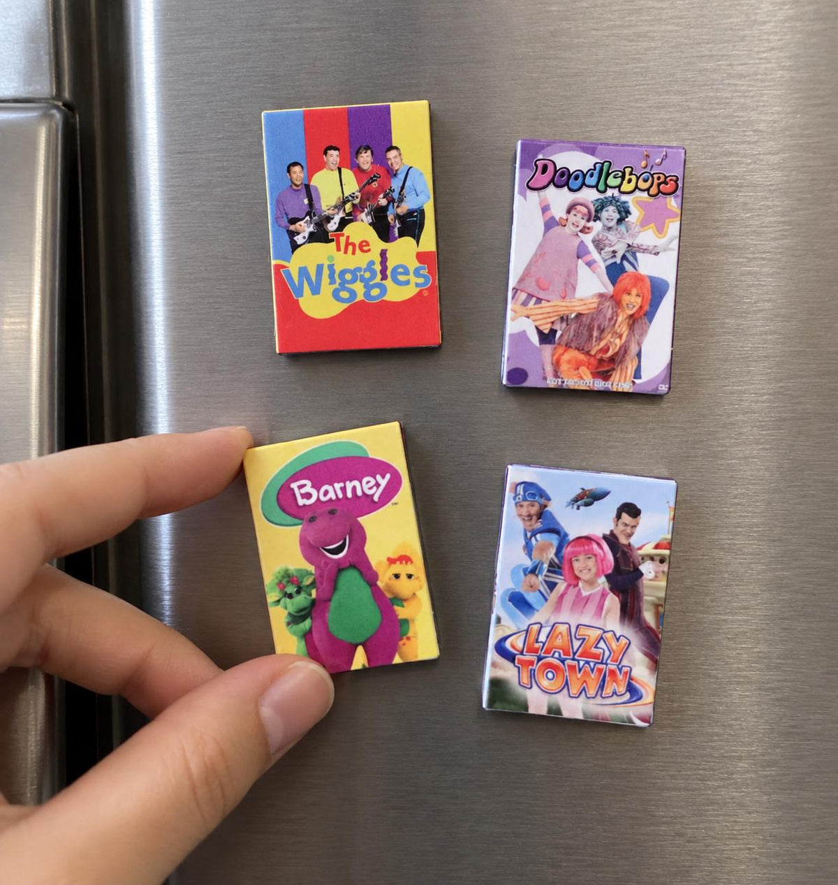 Mini Magnet Nostalgic Kids TV DVDs