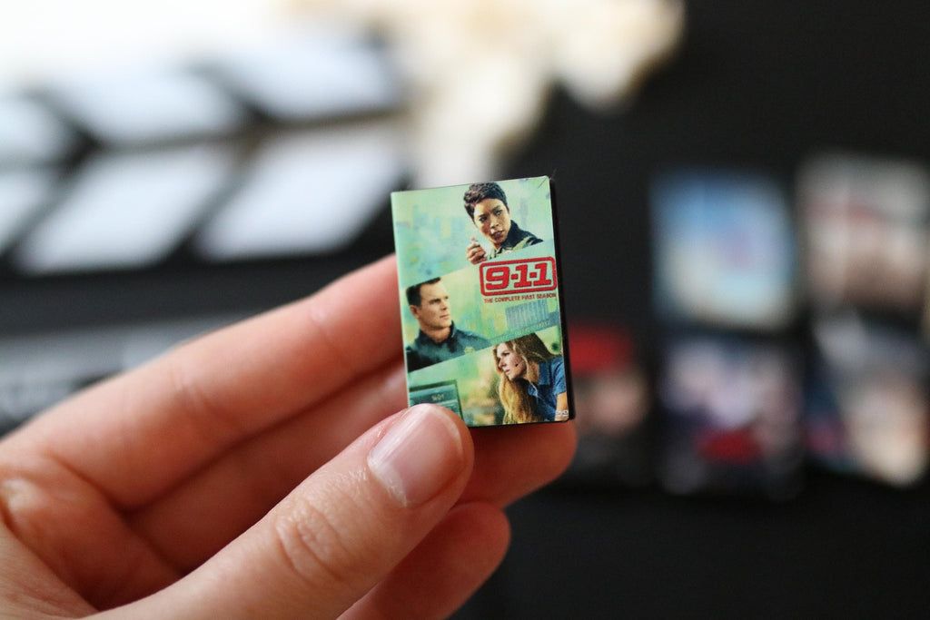 Mini Magnet 9-1-1 DVDs