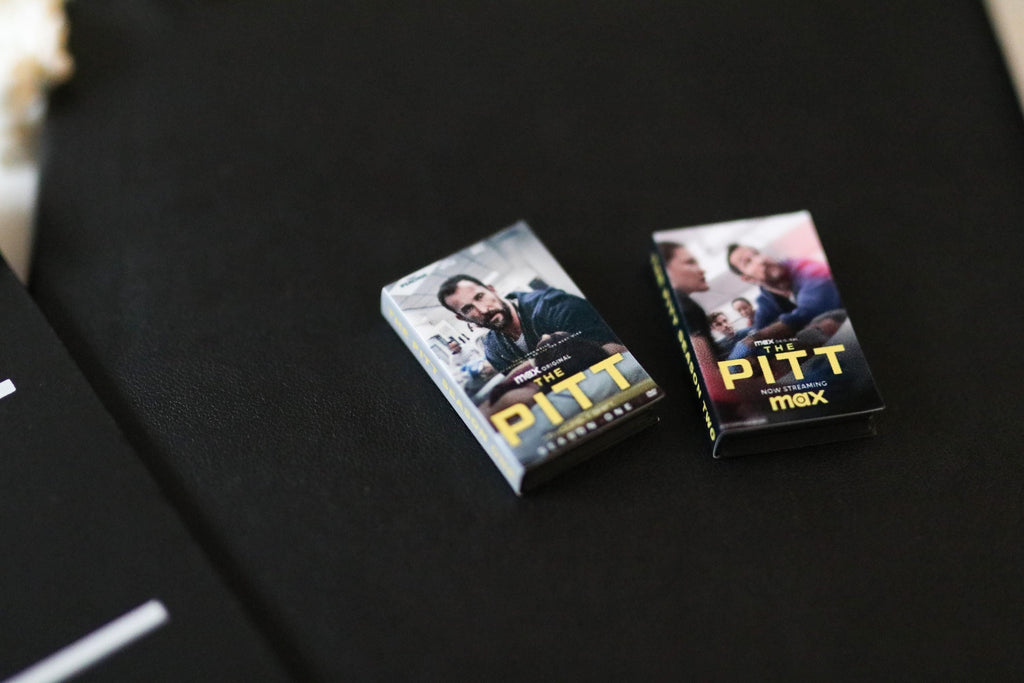 Mini Magnet The Pitt DVDs