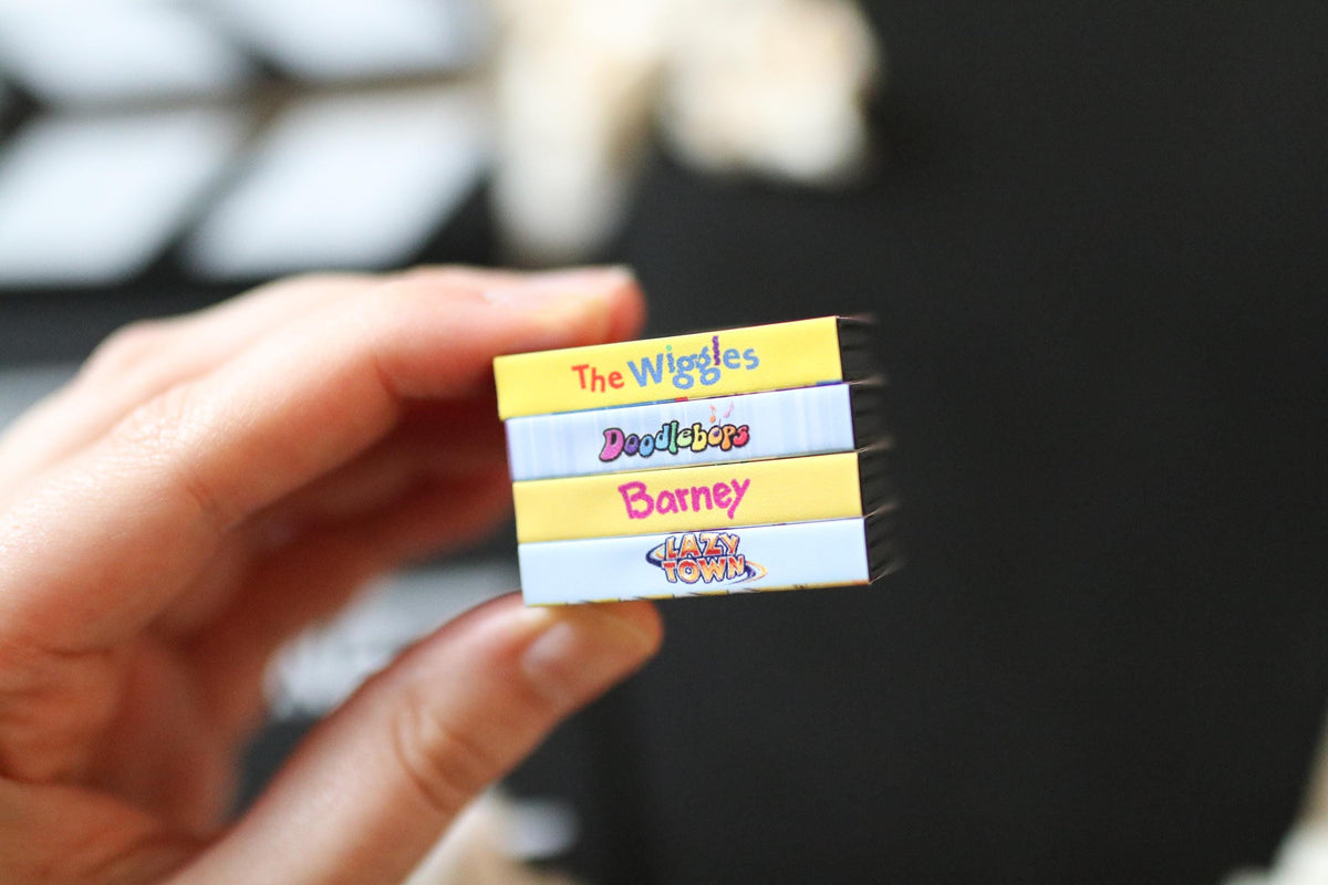 Mini Magnet Nostalgic Kids TV DVDs