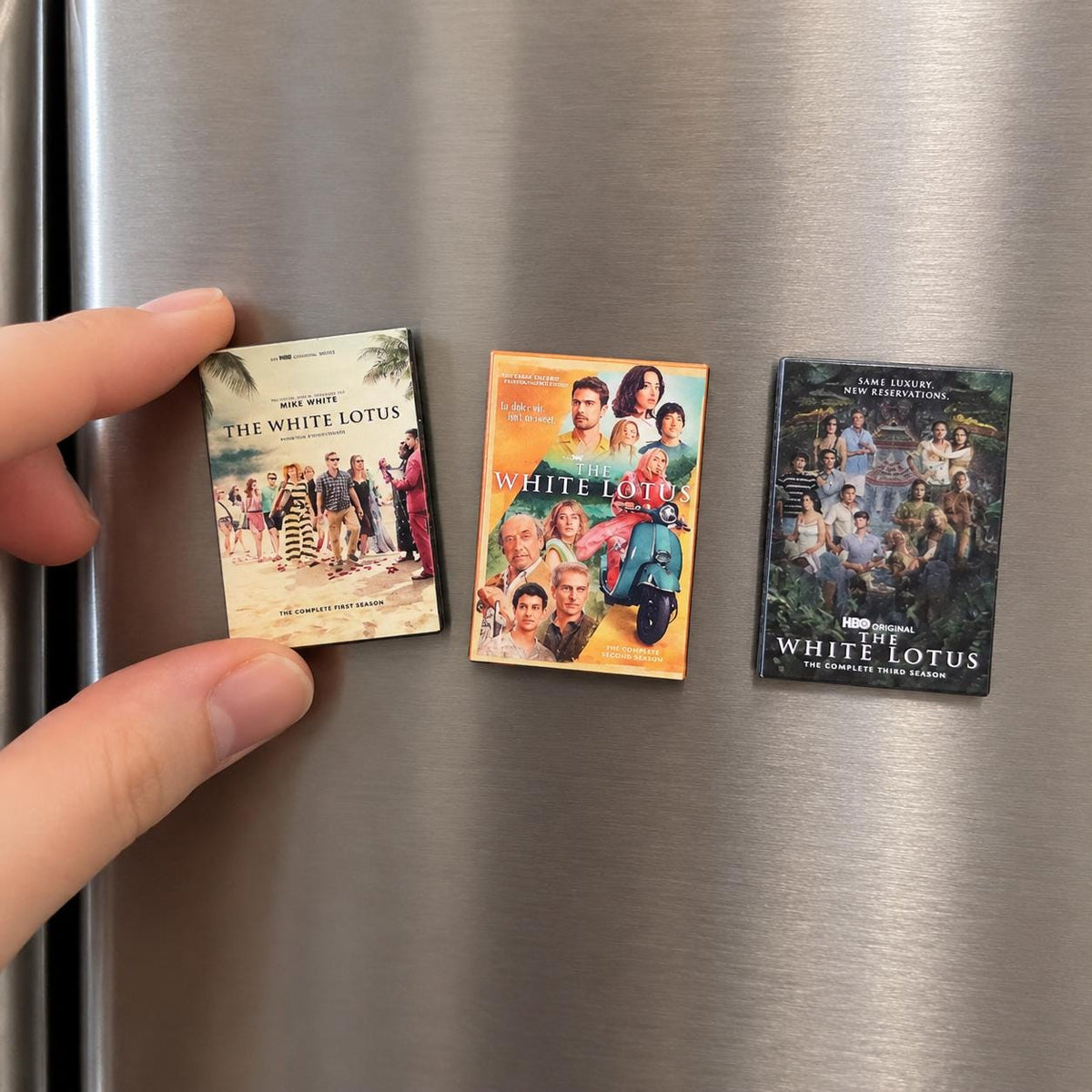 Mini Magnet White Lotus DVDs