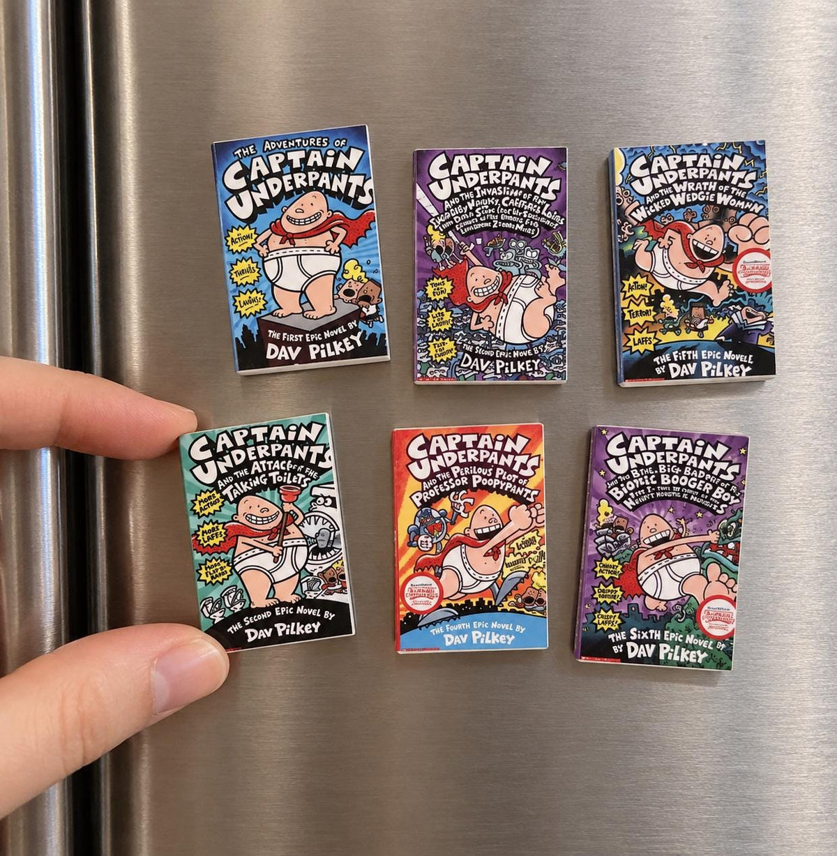 Mini Magnet Captain Underpants Books